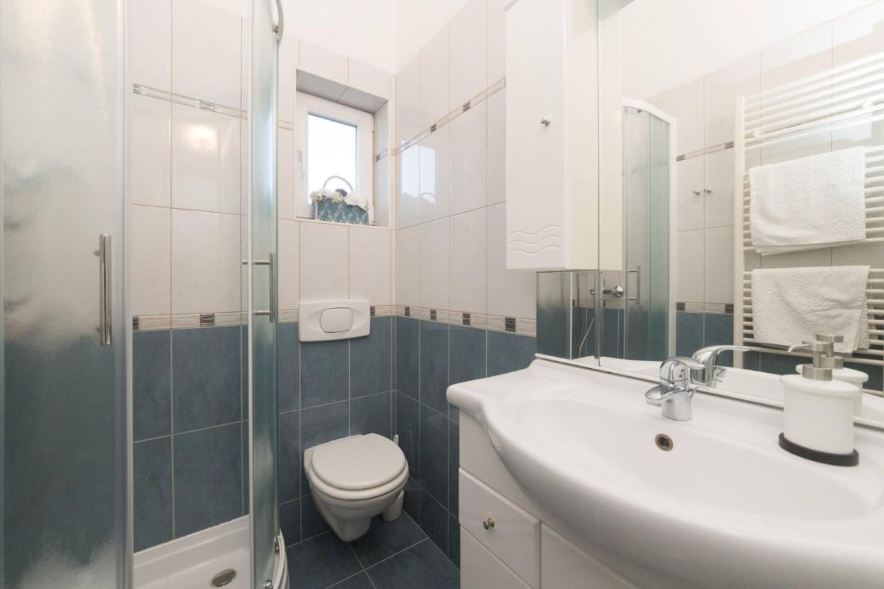 Apartmani Lenka Ugljan Eksteriør billede